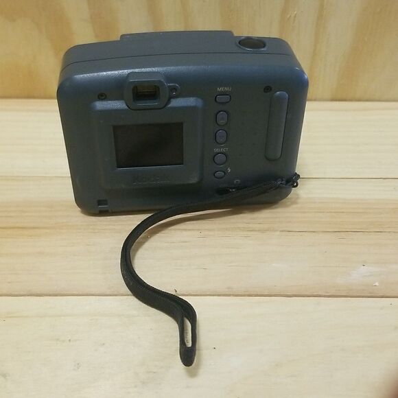 Vintage Kodak Digital Camera 1 Megapixel F3.6 Lens DC3200 - Picture 4 of 7